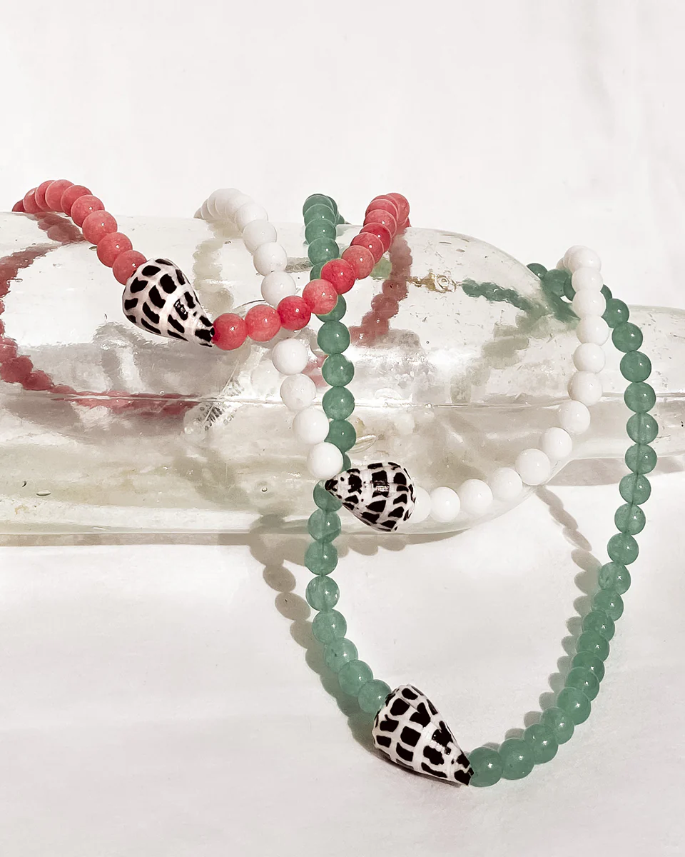 *16in White Chalcedony Gemstone Cone Shell Necklace - Image 2