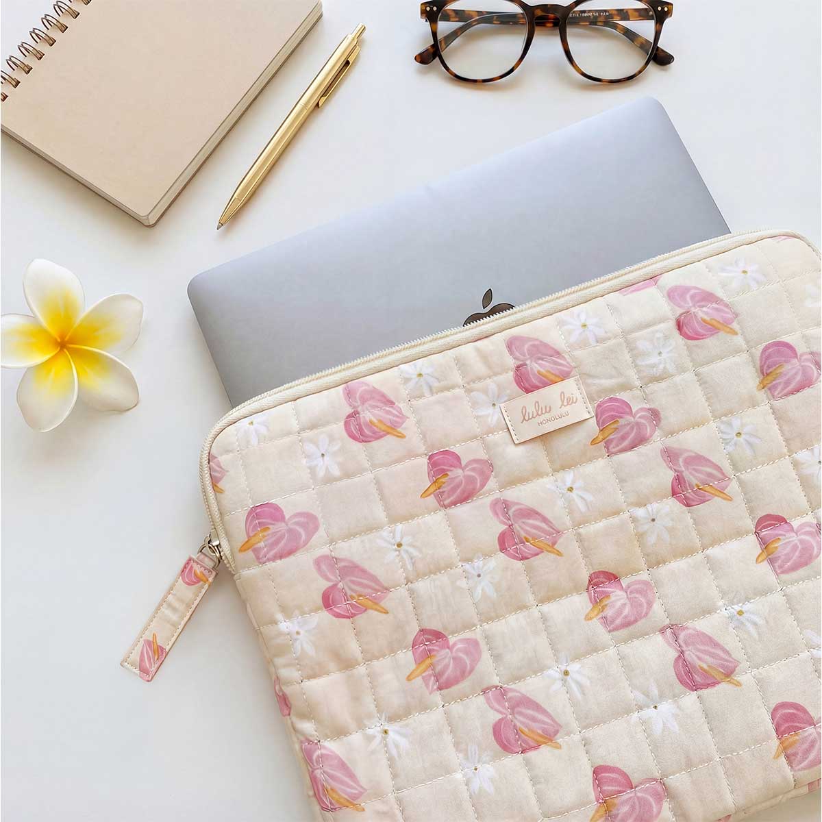 Anthuriums Bloom Laptop Case - Image 4
