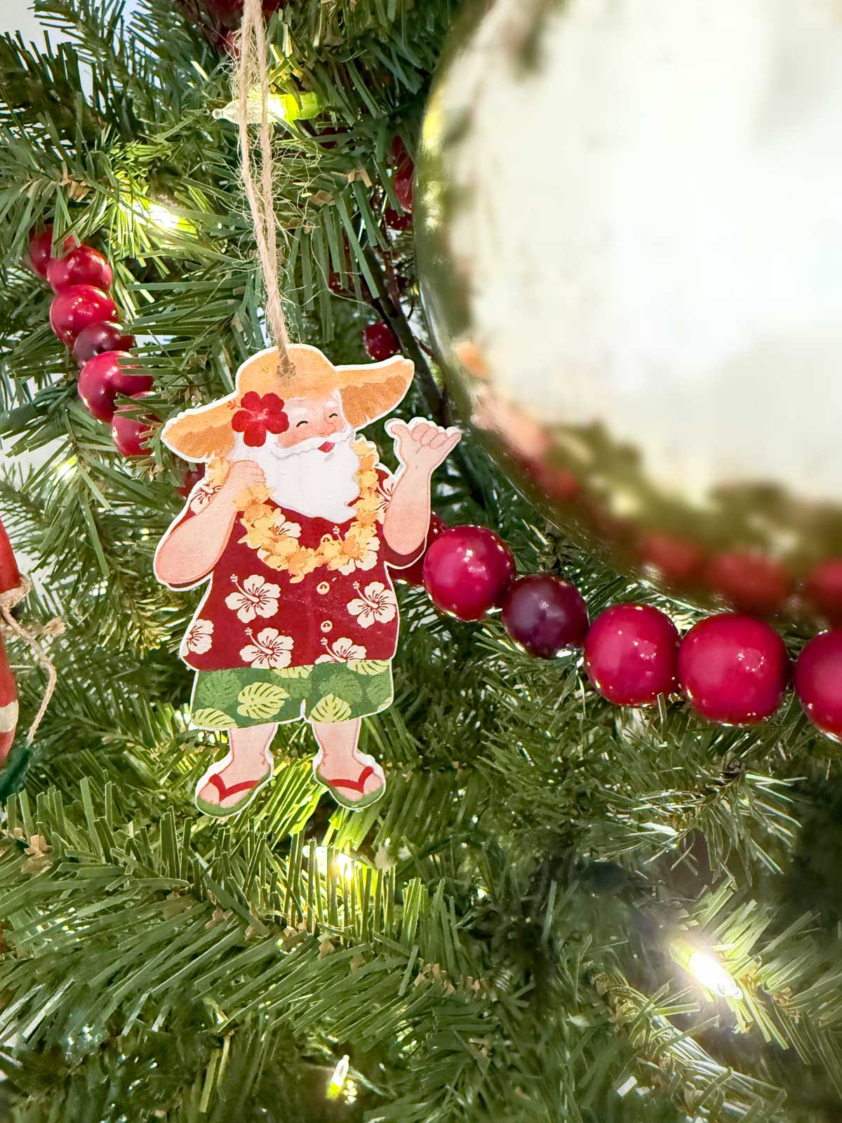 Hawaiian Santa Shaka Ornament - Image 4