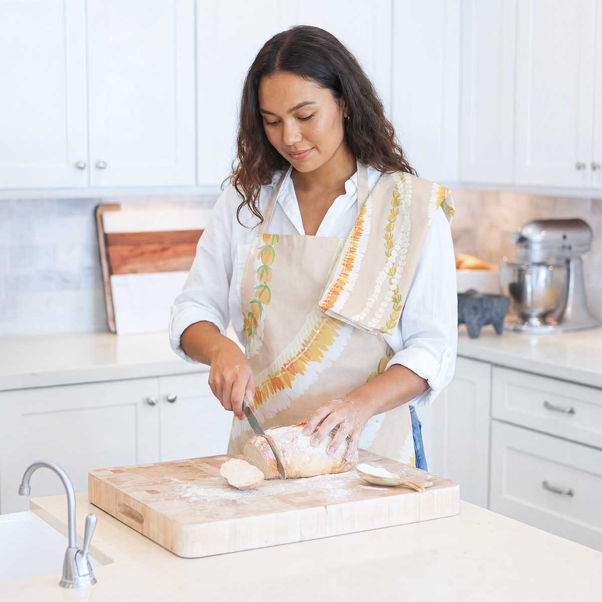 Lei of New Beginnings Apron - Image 2