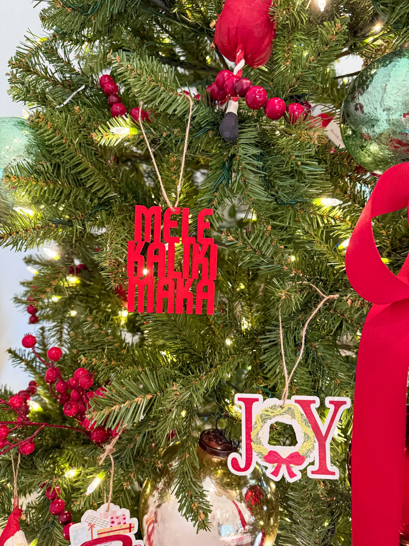 Mele Kalikimaka Ornament, 3.15in x 3.75in - Image 4